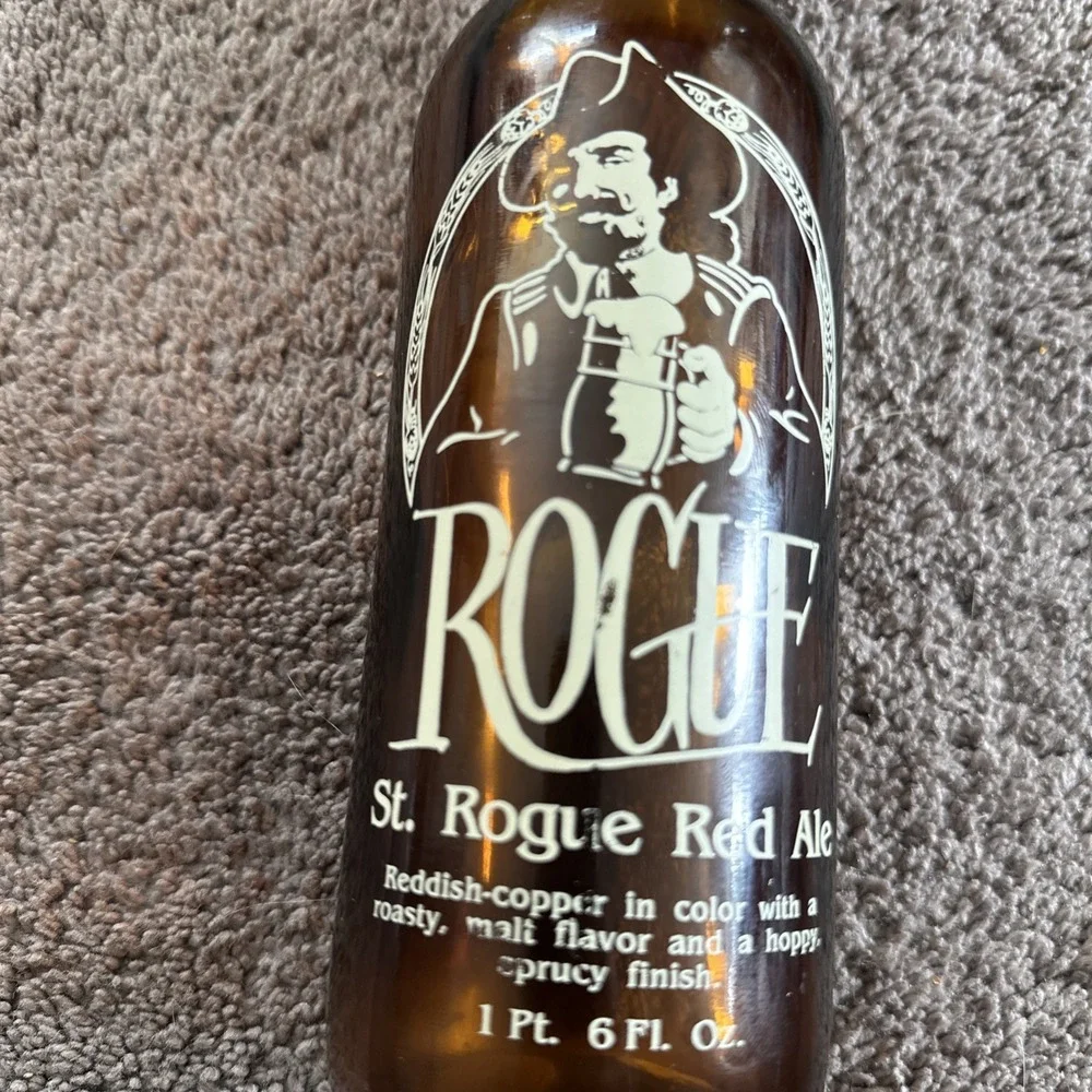Rogue Oregon Brewing Co. St. Rogue Red Ale 22 oz Glass Bottle Breweriana Rare